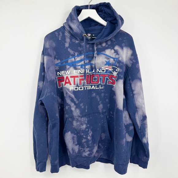 New England Patriots Custom Bleach Splatter Hoodie Size Large Upcycled Sports - Picture 1 of 6